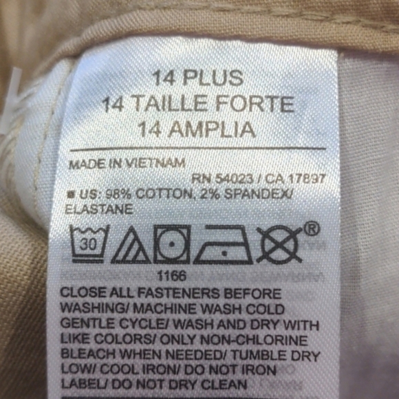 Old Navy Built in Flex Twill Straight Uniform Knee Length Neutral Tan Shorts - Picture 5 of 5